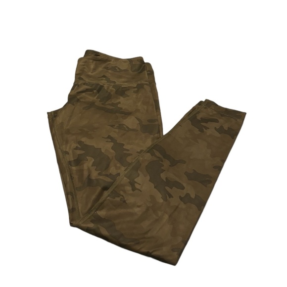 Lululemon camo tights - Picture 1 of 1